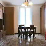 Guastalla Cozy Home - 5 People