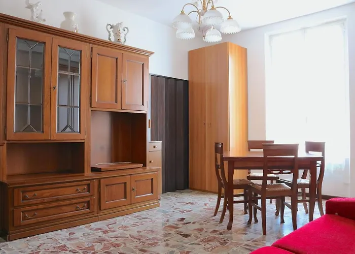 Guastalla Cozy Home - 5 People
